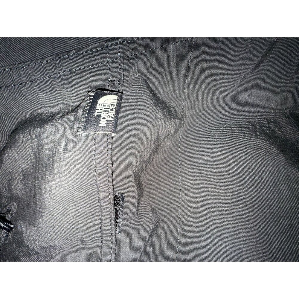 The North Face Women’s 8 Black Nylon Convertible Cargo Hiking Outdoors Pants - Picture 3 of 6
